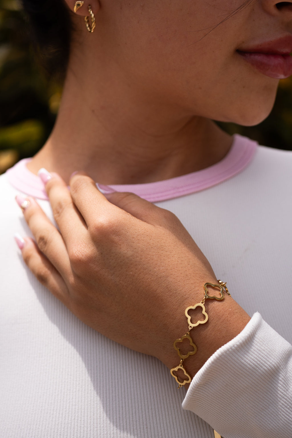 Pulso Van Cleef Trébol KAVRA puesto — look femenino