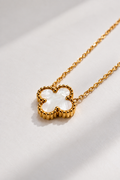 Cadena Van Cleef Trébol Blanco KAVRA — detalle dije madreperla